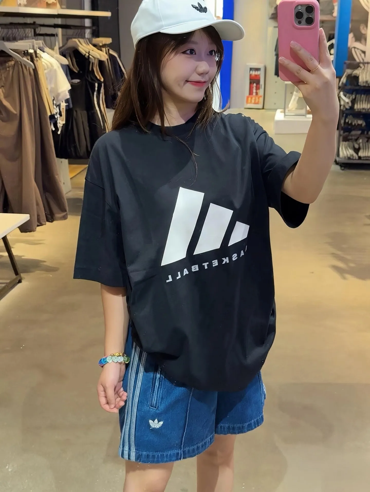 ：KK 10 Originals × T Same Style ： 1.320g ，100% ， ， ， 。 2. ， ， ， ， ！ 3. ， ， ， 。 4. ， Breathable ， Quality 。 ： ， 。 “Daily Log : Relarda” ，“goodday Hows your weather?” ， 。 ， ， 。 ：Black、White Size ：S-XL